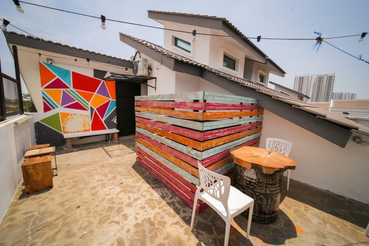 The Best Hotel In Bayan Lepas - The Lov Penang 외부 사진